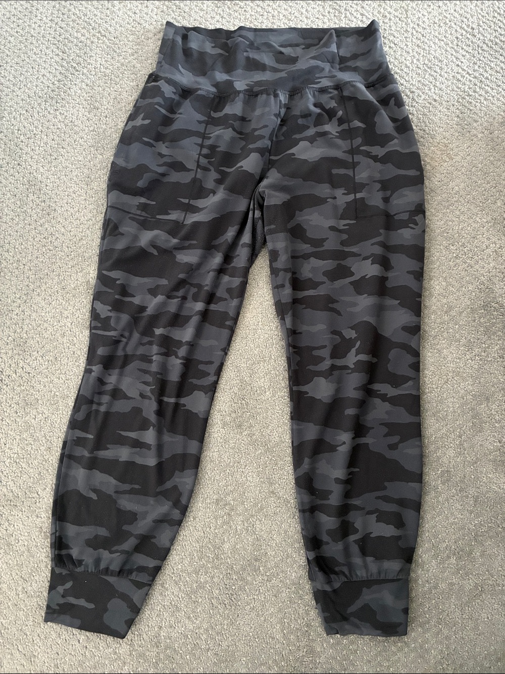 Women’s ATHLETA Camo Jogger Pants - Gray Camo